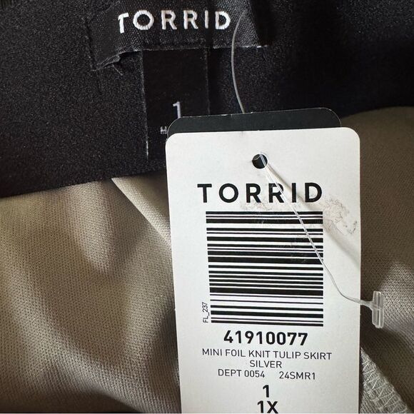 Torrid Mini Foil Knit Tulip Elastic Waistband Pull on Skirt Size 1X - Picture 8 of 8